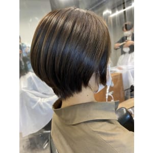 大人可愛い_スタイリング簡単ナチュラルショート
