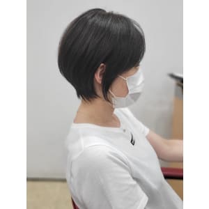 大人のくびれショート