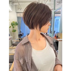 大人美人ショート　似合わせカット　アースカラー