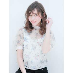 綺麗に伸ばす大人ミディアム