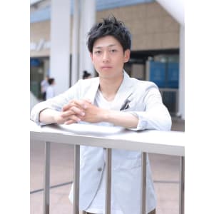アップバングスパイキーショート
