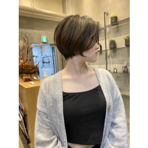 大人美人ショート　似合わせカット　ネビージュ