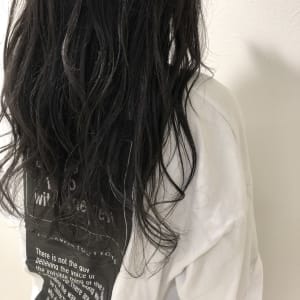 三軒茶屋_レディース_ロング_コテ巻き_ブラック_ナチュラル