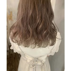 ミルクベージュ