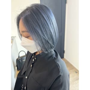 ネイビーカラー