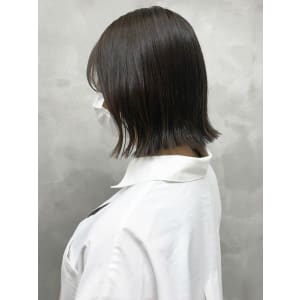 プツッと切りっぱなし　【池袋美容室　uchla】