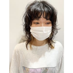 ウルフレイヤーのエアウェーブパーマ【池袋美容室　uchla】