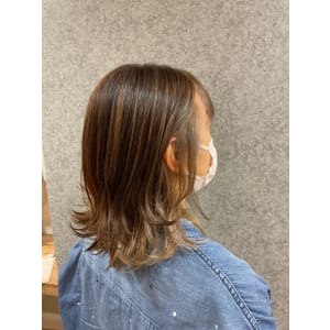 20代30代40代外ハネショートハイライト立体感小顔