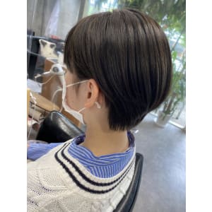 大人可愛い_耳掛けマッシュショート