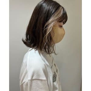 大人可愛い♪ボブ×インナーカラーベージュ