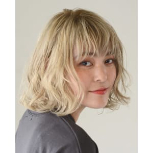 三軒茶屋_ブロンド_ボブ_ブリーチ_ハイトーン_コテ巻き - HAIR & MAKE EARTH 三軒茶屋店【ヘアメイクアース サンゲンヂャヤテン】掲載中