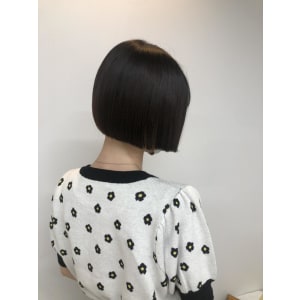 ぱつっとボブ