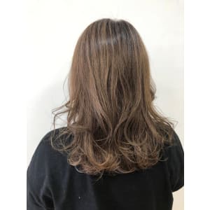 立体感パーマスタイル