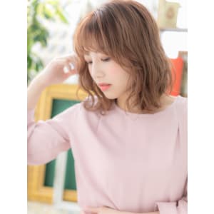 大人かわいいラフニュアンス小顔こなれヘア　ハイライトカラー