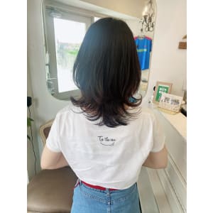 大人可愛いひし形くびれ外ハネセミロングウルフヘア梅ヶ丘美容室