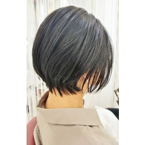 20代30代40代/ショートボブ/耳掛け/黒髪/グラデーショ
