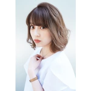 くびれボブで外はねスタイル☆グラデカラーで透明感もup☆