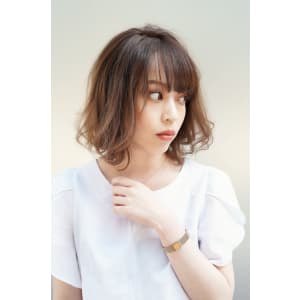 くびれボブで外はねスタイル☆グラデカラーで透明感もup☆