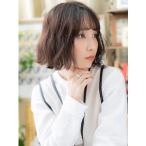 くせ毛風シースルーバングゆるふわロブヘアスモーキーグレージュ