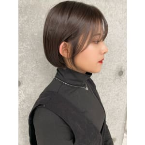 どの角度で見ても可愛い透明感艶ボブ