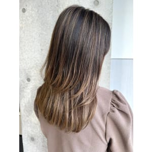デザインハイライト×レイヤーカット　20代30代