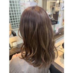 あざと可愛いピンクベージュ
