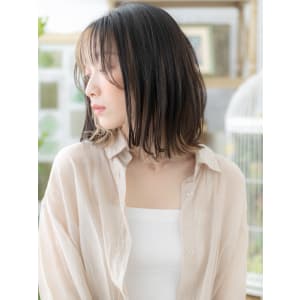 インナーカラーで外国人風透け感小顔ロブヘア　ニュアンスカラー
