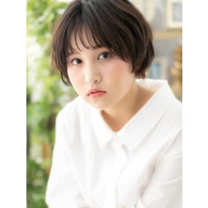 黒髪くせ毛風小顔ナチュラルマッシュショート　ミニボブ
