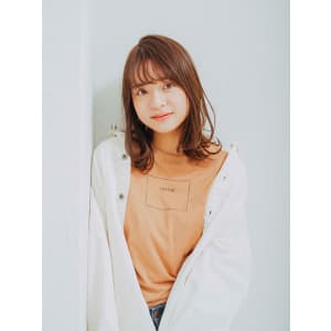 大人かわいいミディアムボブ