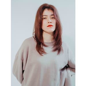 センターパートロングレイヤー
