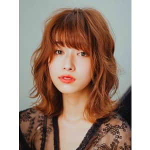 大人かわいい外ハネミディ