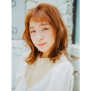 眉上バングにコテ巻きひし形軽ミディ★