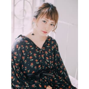 編み込みシニヨンアレンジ♪