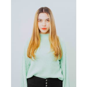 センター分けロングスタイル