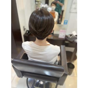 美髪ショートスタイル
