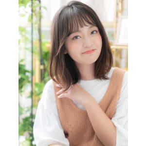黒髪グレイアッシュ小顔透け感エアリーミディ　グレージュカラー