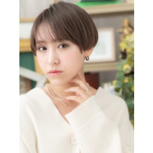 小顔透けバングナチュラルマッシュショート　アッシュオリーブ