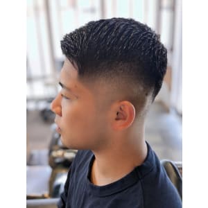 FADEカット - @110 BARBER SHOP CONTINENTAL【ワンワンオー バーバー ショップ コンチネンタル】掲載中