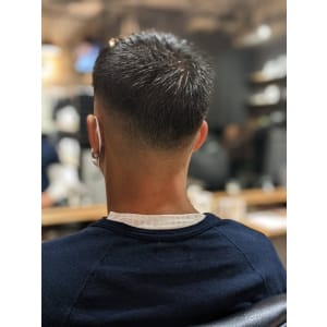 FADEカット - @110 BARBER SHOP CONTINENTAL【ワンワンオー バーバー ショップ コンチネンタル】掲載中