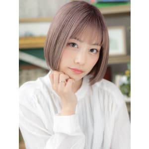 ラベンダーアッシュ透けバング前下がりボブ　ボブショート