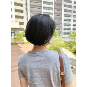 重めだけど重くないミニボブ