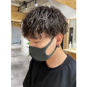 大人男子のツイストスパイラル
