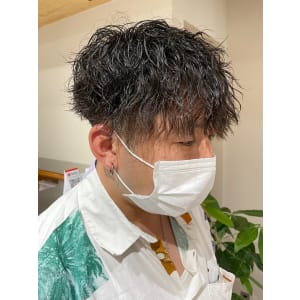 大人男子のツイストショート