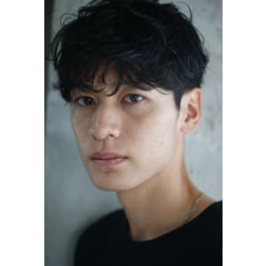 大人男子のマッシュパーマスタイル
