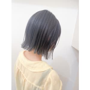 切りっぱなしボブ顎下2cm オリーブグレー 【横浜】