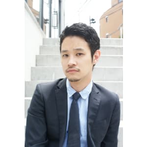大人男子のビジネスヘア