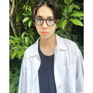 大人男子のニュアンスセンターパート