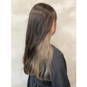 インナーカラー×ホワイトベージュ (OIKAWA)