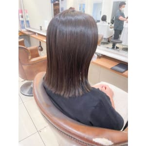 結べるボブ＝ベルボブ グレーアッシュ【横浜】