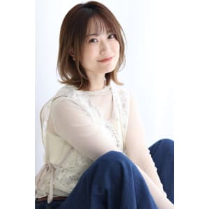 耳かけ×こなれミディ20代30代40代